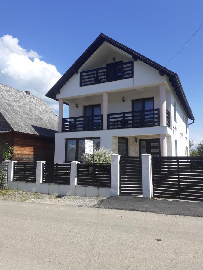 Casa Bianca Oncesti Guest House Екстериор снимка