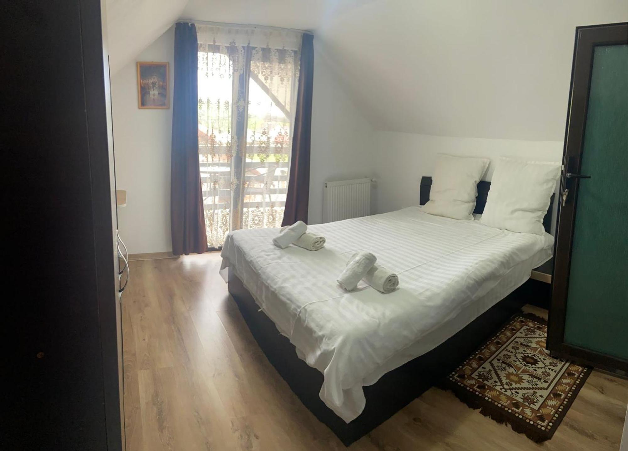 Casa Bianca Oncesti Guest House Екстериор снимка