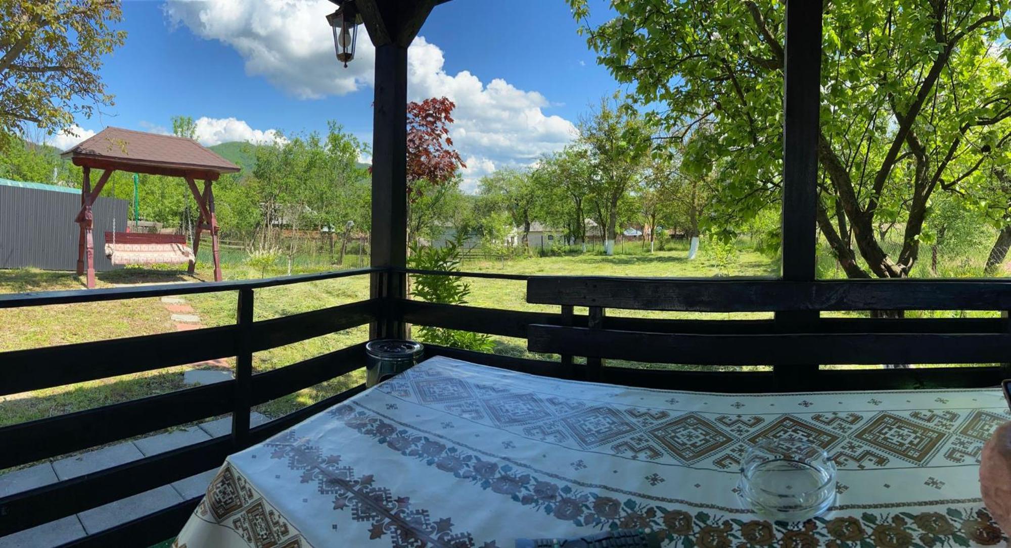 Casa Bianca Oncesti Guest House Екстериор снимка