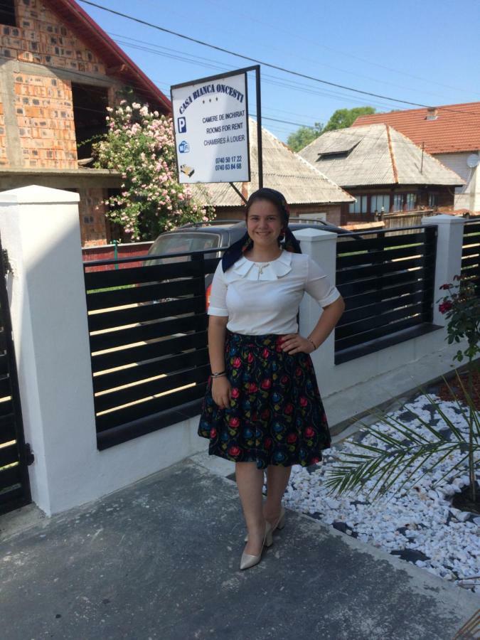 Casa Bianca Oncesti Guest House Екстериор снимка